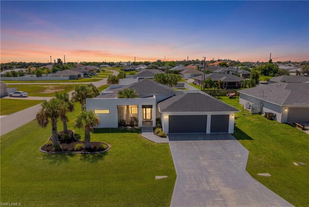 616 2nd St, Cape Coral