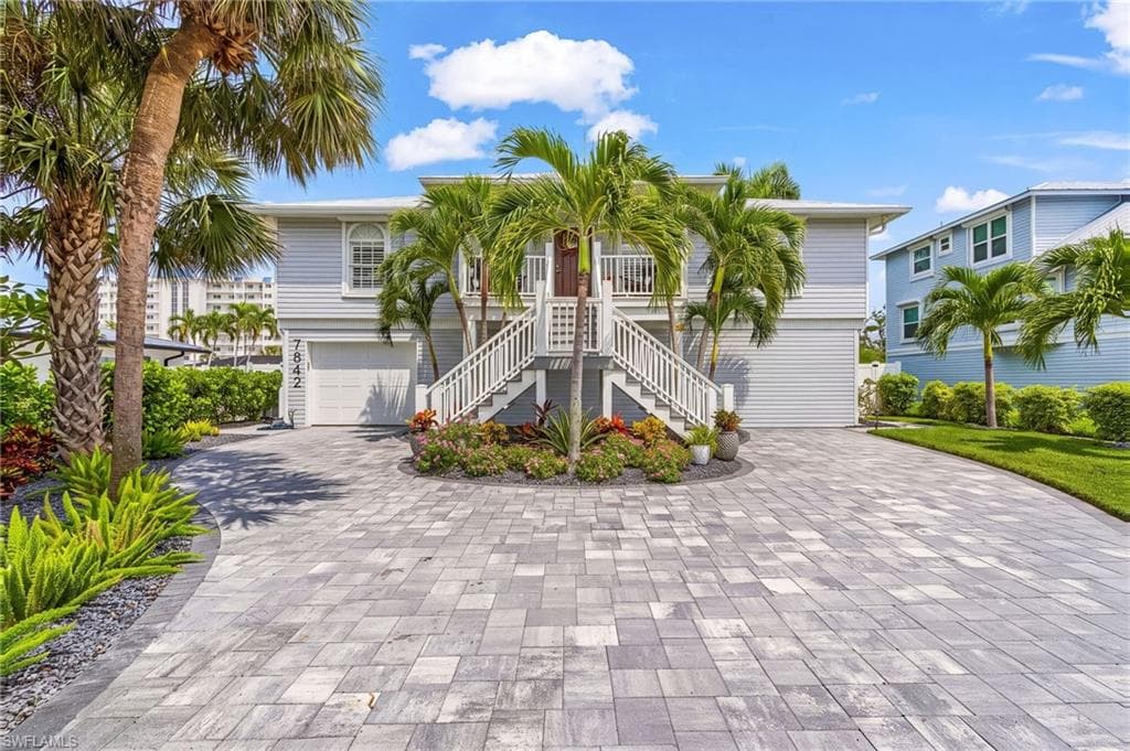 7842 Buccaneer Dr, Fort Myers Beach