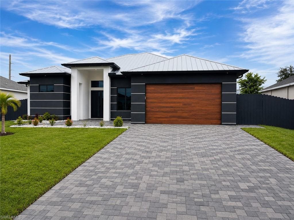304 1st Ter, Cape Coral, photo 3