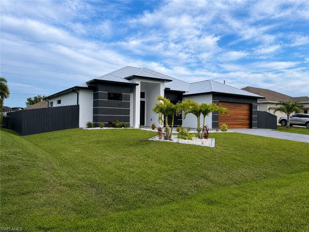 304 1st Ter, Cape Coral