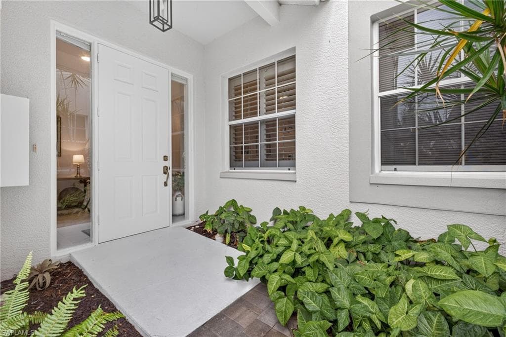 5040 Yacht Harbor Cir #102, Naples, photo 2