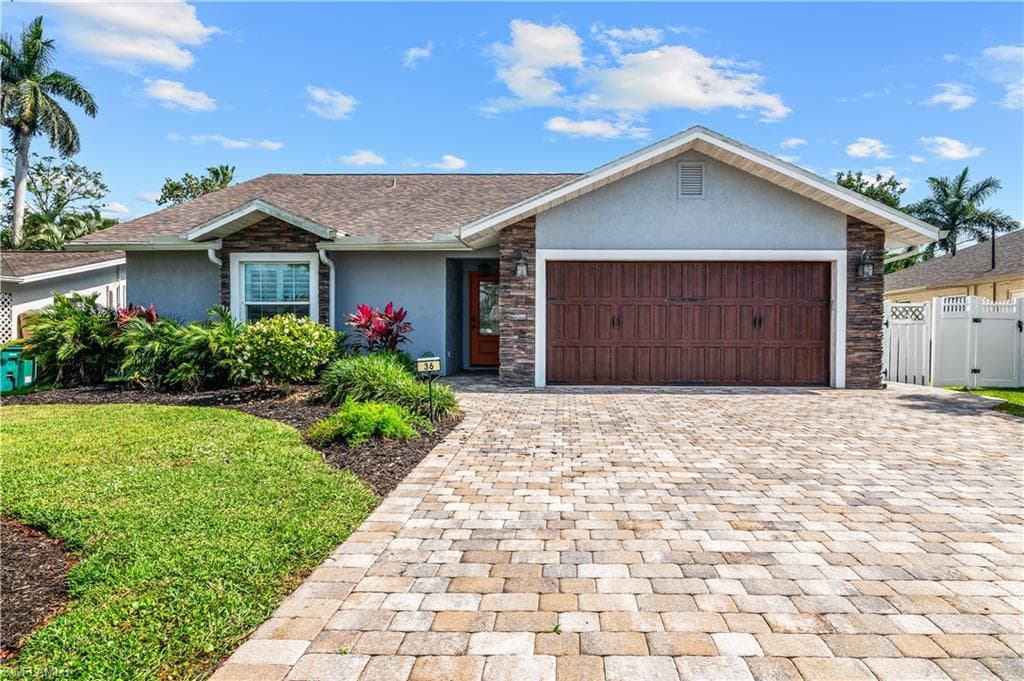 36 5th St, Bonita Springs
