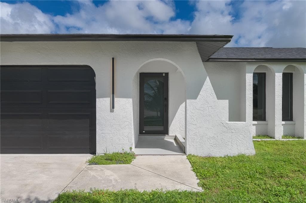 233 11th Ter, Cape Coral, photo 3