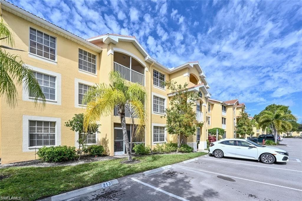 4630 Saint Croix Ln #834, Naples