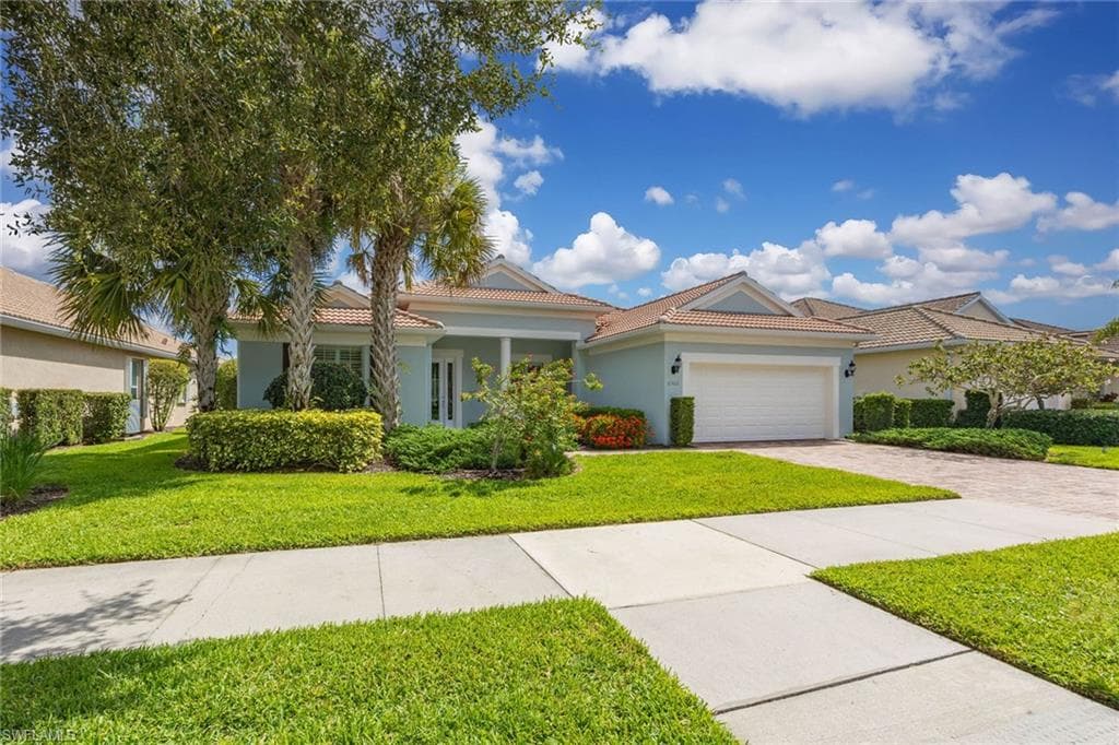 8562 Veronawalk Cir, Naples