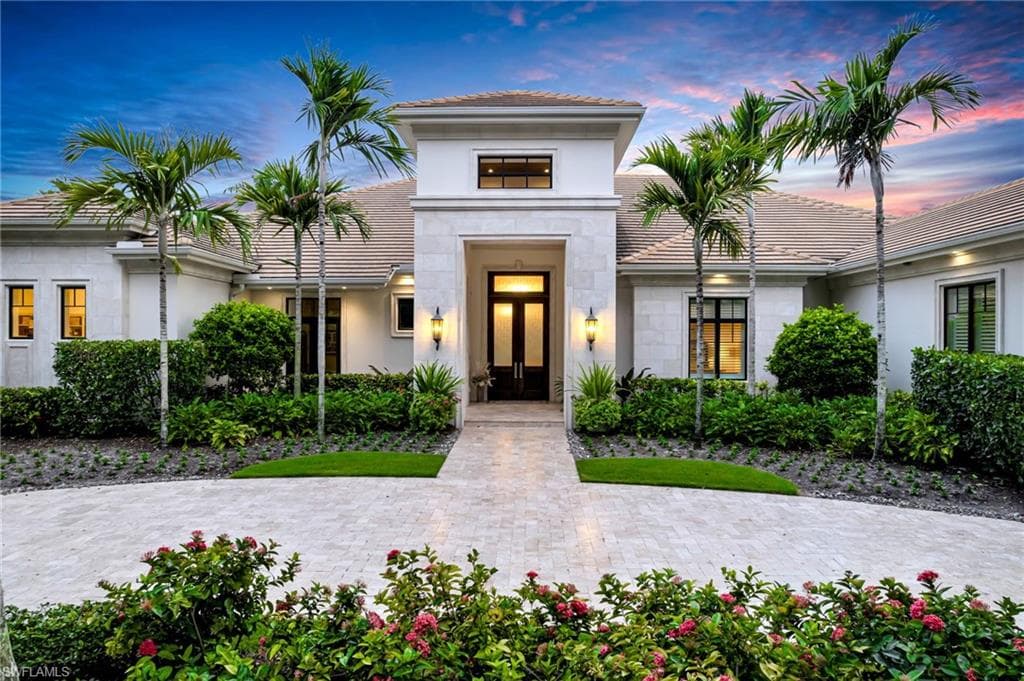 385 Colony Dr, Naples