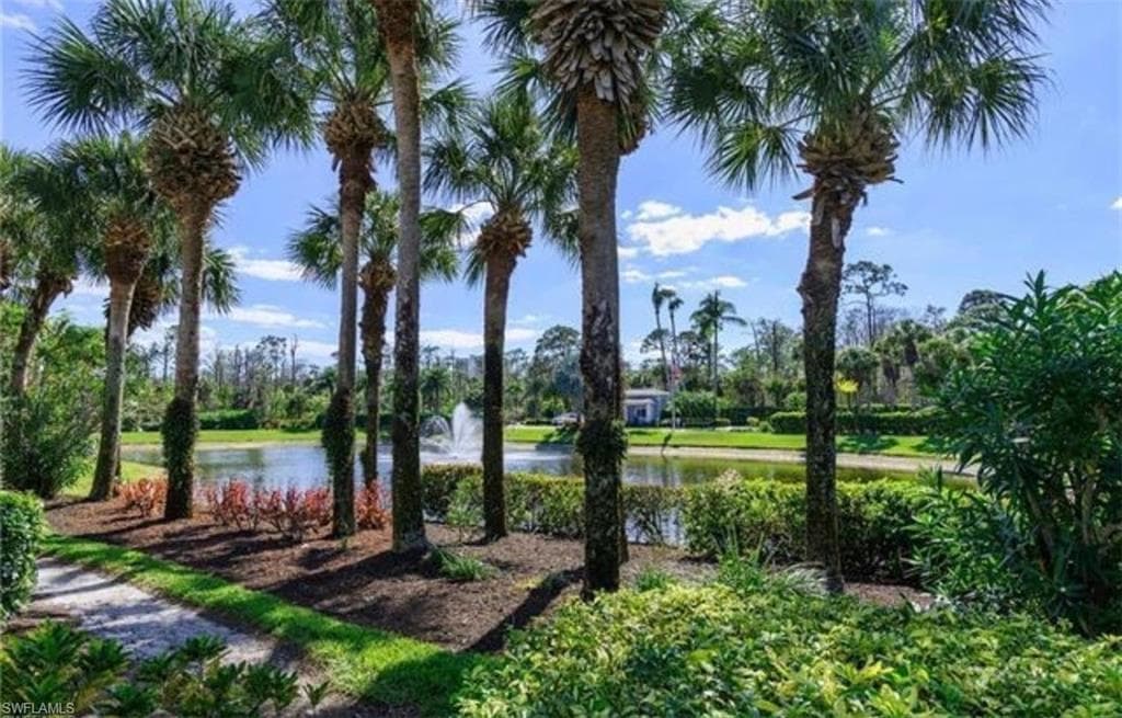 710 Tarpon Cove Dr #103, Naples