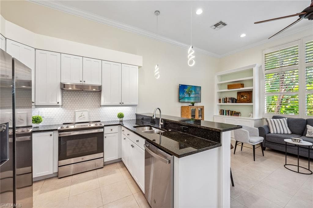 8599 Pepper Tree Way, Naples, photo 3