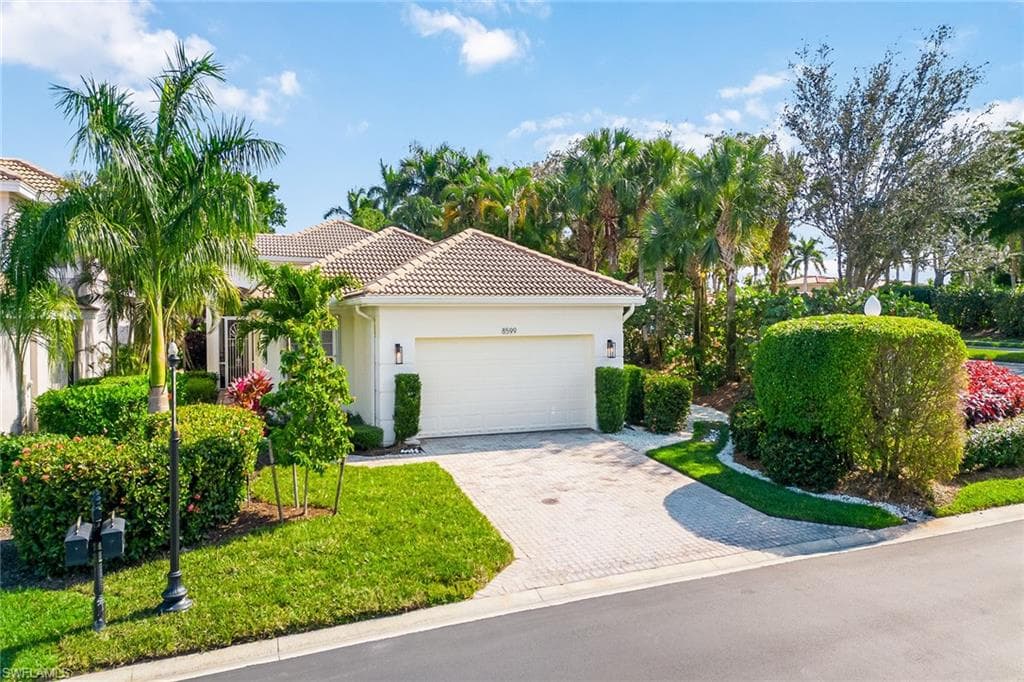 8599 Pepper Tree Way, Naples