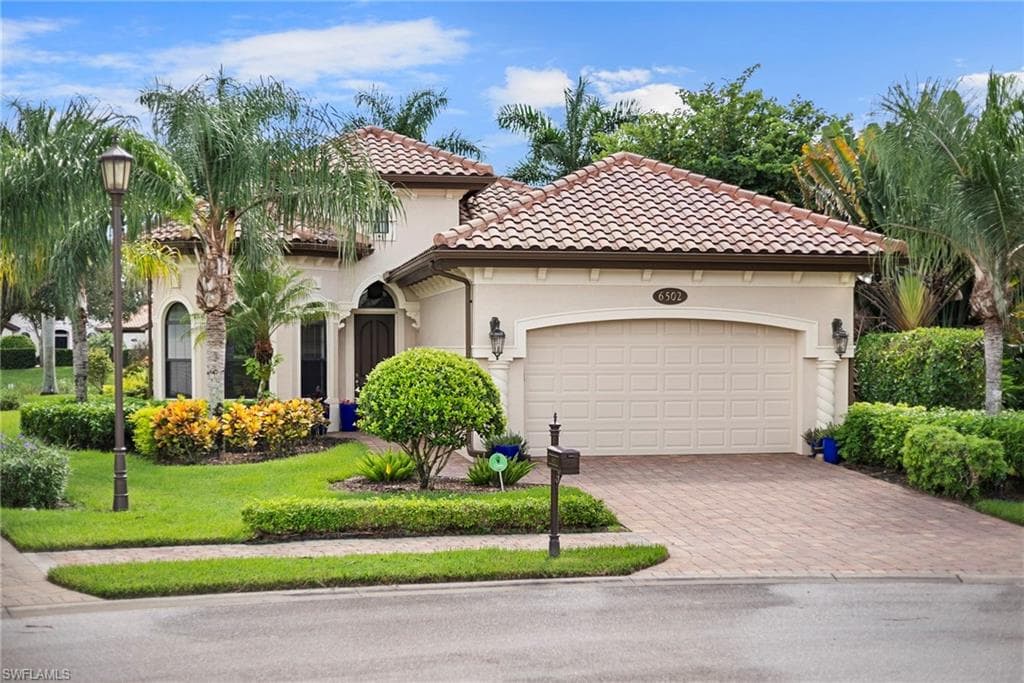 6502 Roma Way, Naples