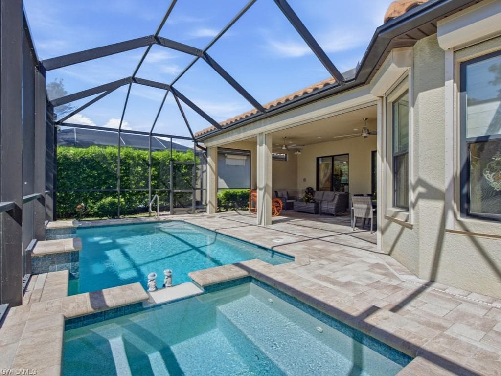 8142 Lucello Ter, Naples
