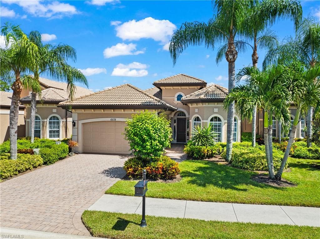 6578 Caldecott Dr, Naples