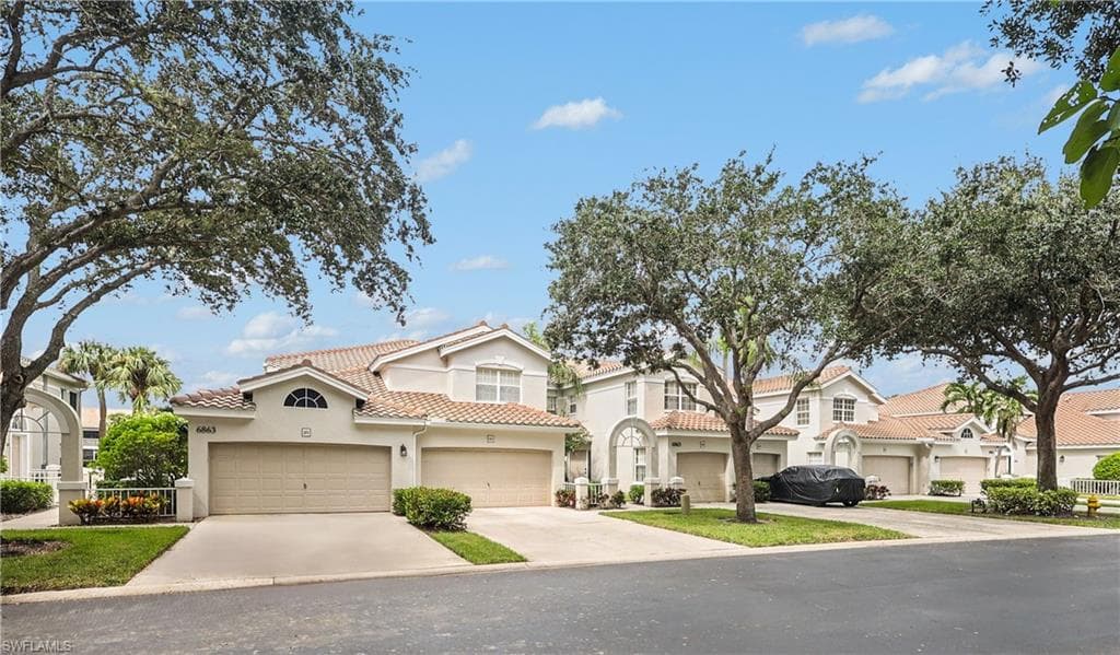 6863 Satinleaf Rd #101, Naples