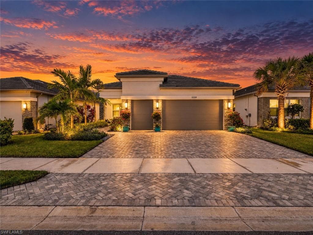 12239 Bonnet Dr, Naples