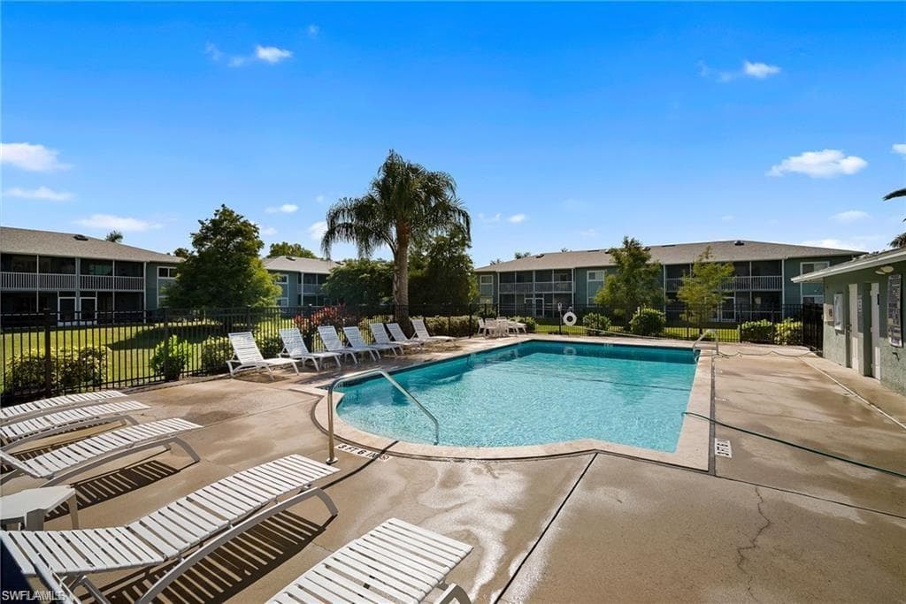 144 Cypress Way #707, Naples, photo 2