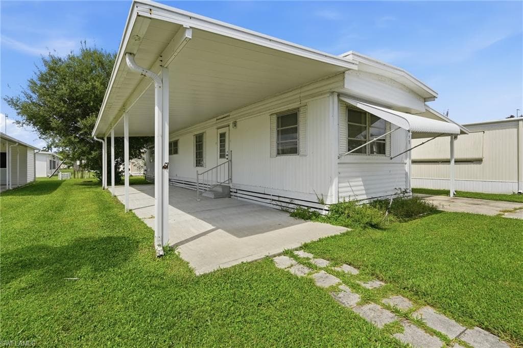 153 Primrose Ln #65, Naples