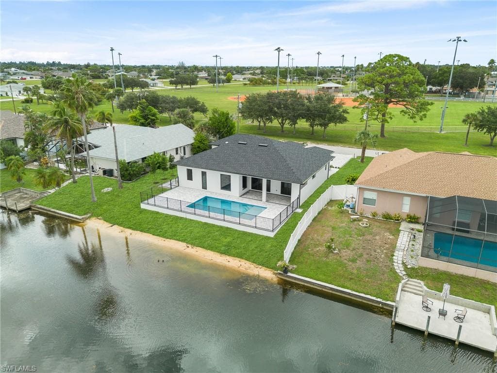630 15th St, Cape Coral, photo 2