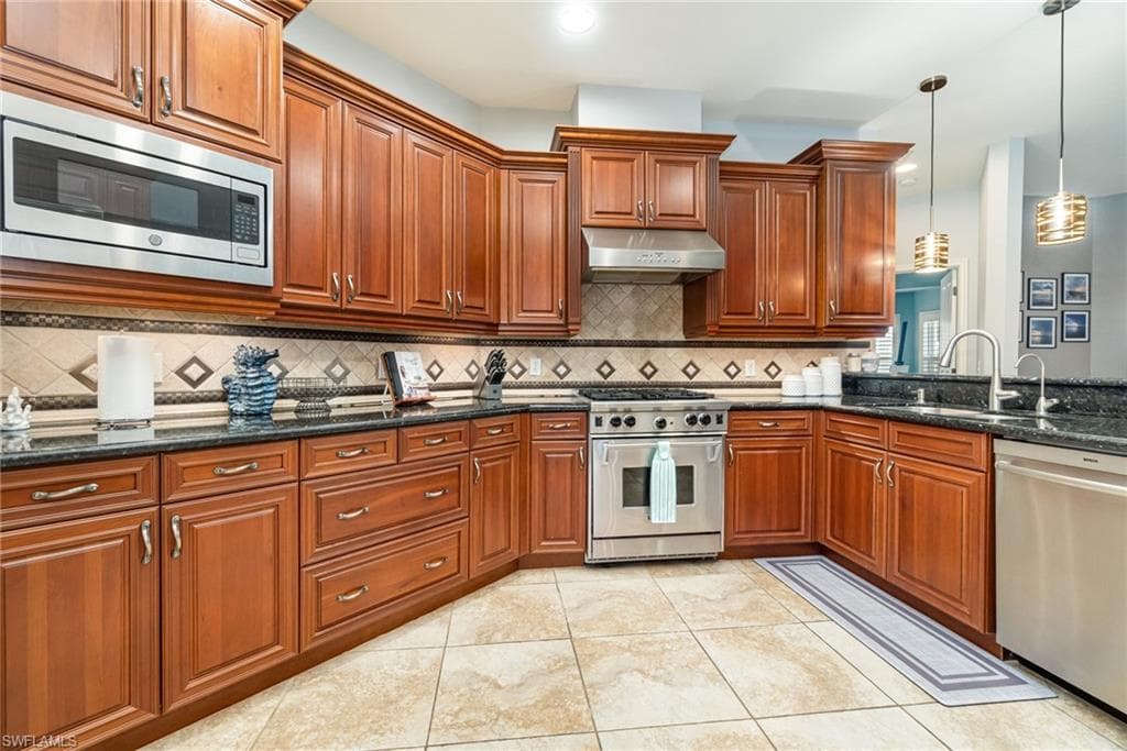 15753 Caloosa Creek Cir, Fort Myers, photo 3
