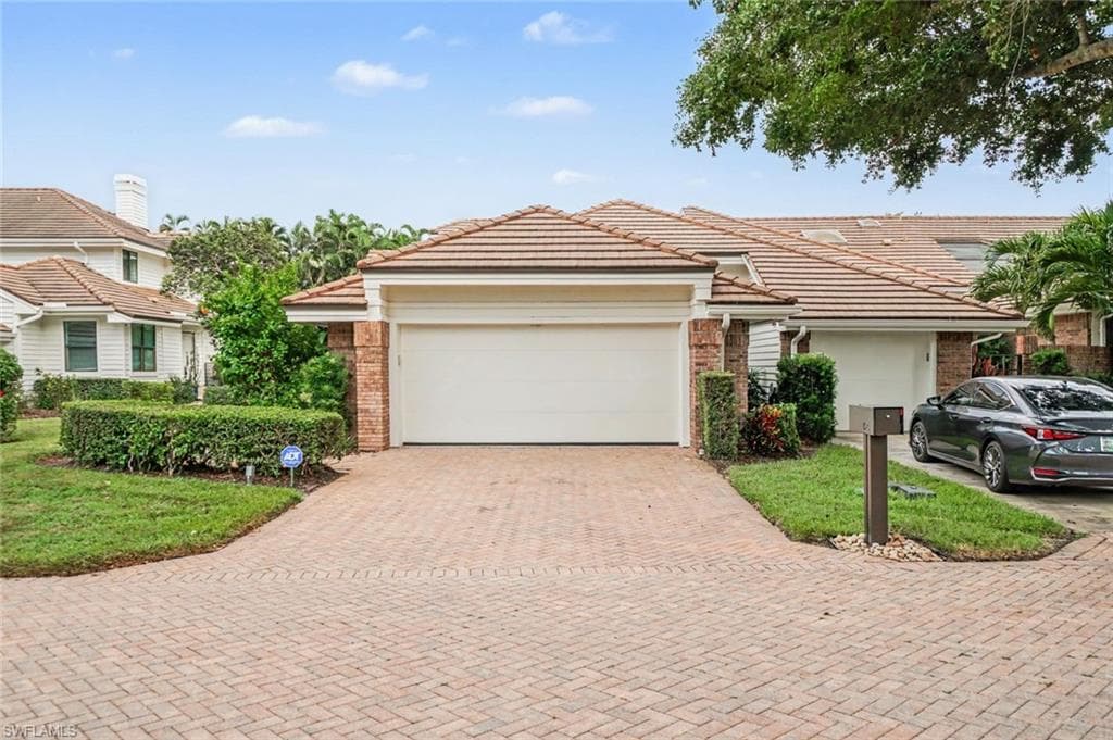 579 Park Shore Dr #i1, Naples, photo 2