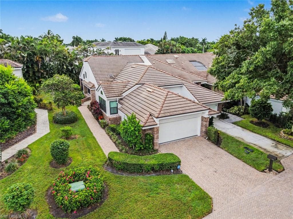 579 Park Shore Dr #i1, Naples