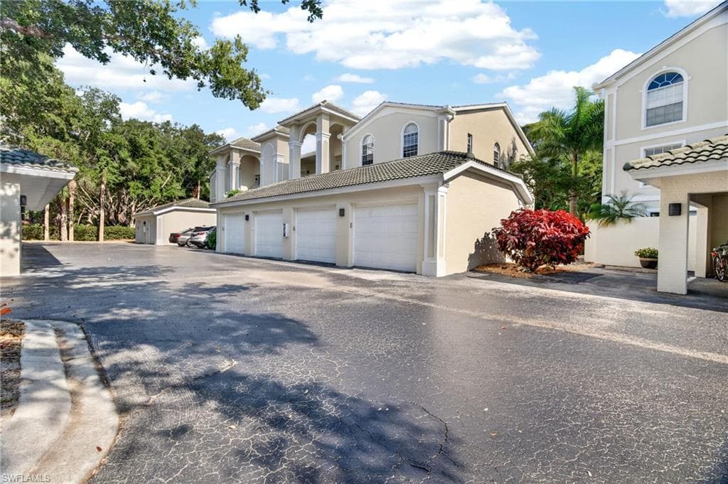 15395 Cedarwood Ln #104, Naples, photo 2