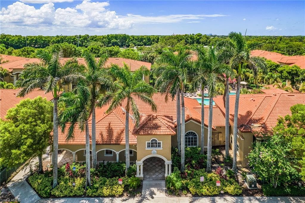 8920 Colonnades Ct #524, Bonita Springs