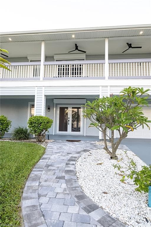 647 Coral Dr, Cape Coral, photo 2