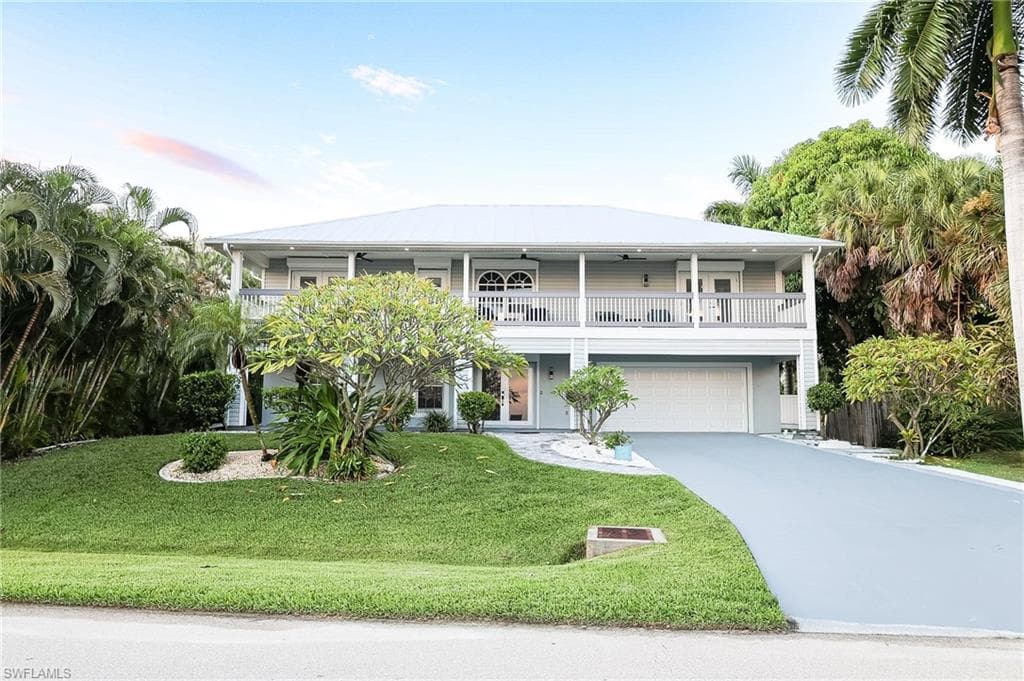 647 Coral Dr, Cape Coral, photo 3