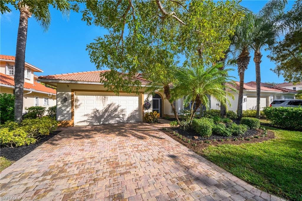 4806 Europa Dr, Naples