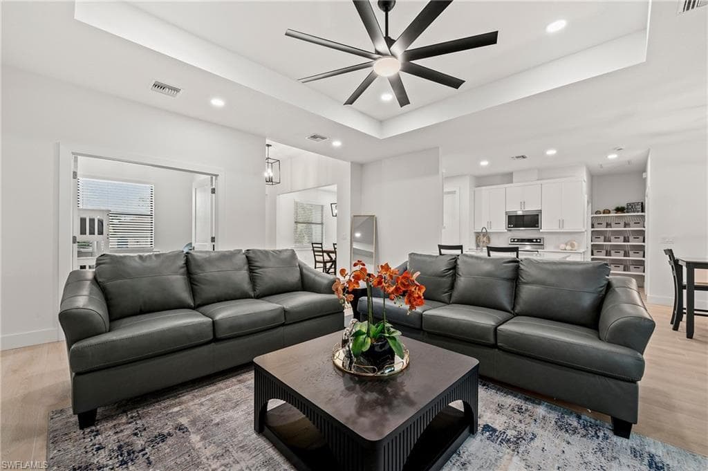 27071 Holly Ln, Bonita Springs, photo 2