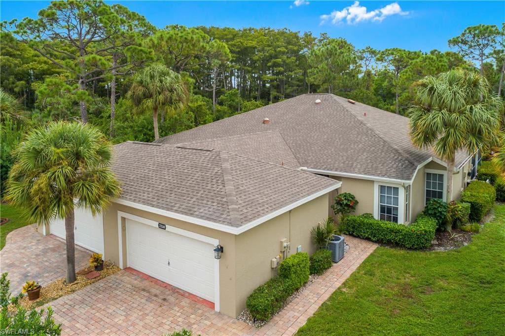 23240 Grassy Pine Dr, Estero