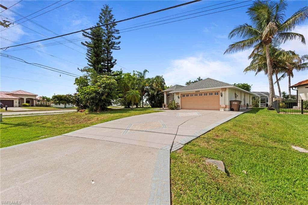 2104 38th Ter, Cape Coral, photo 3