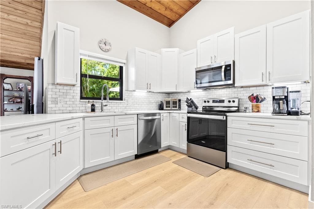 12446 Mcgregor Woods Cir, Fort Myers, photo 3
