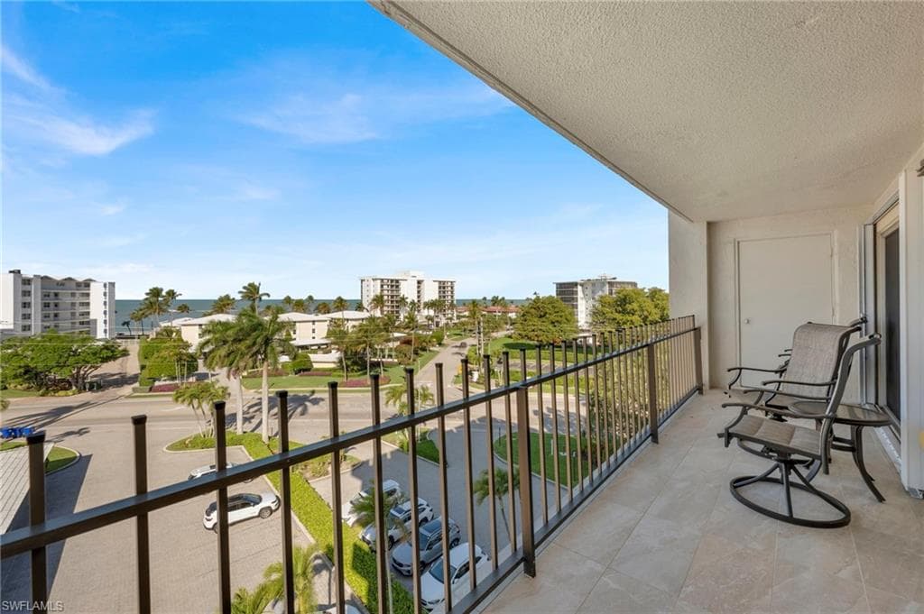 2150 Gulf Shore Blvd #609, Naples, photo 3