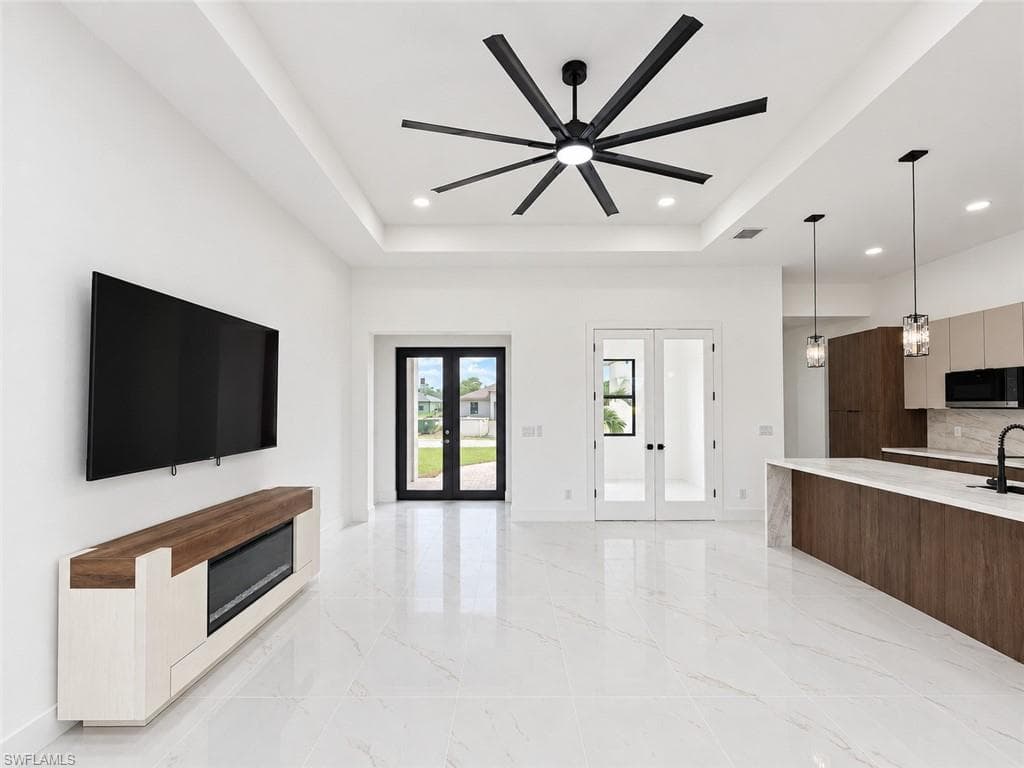 2127 34th Ter, Cape Coral