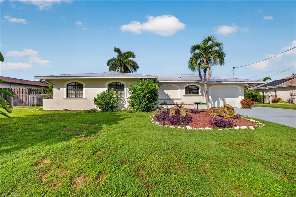 3754 1st Pl, Cape Coral, photo 2