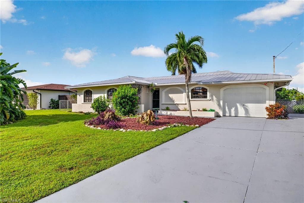 3754 1st Pl, Cape Coral, photo 3