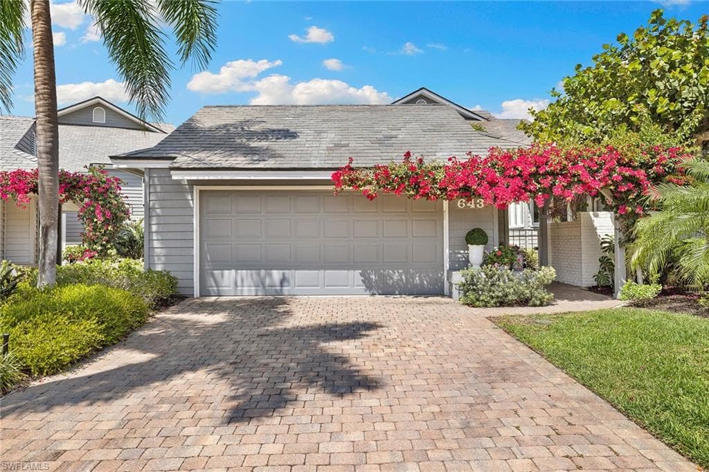 643 Bridgeway Ln, Naples, photo 2