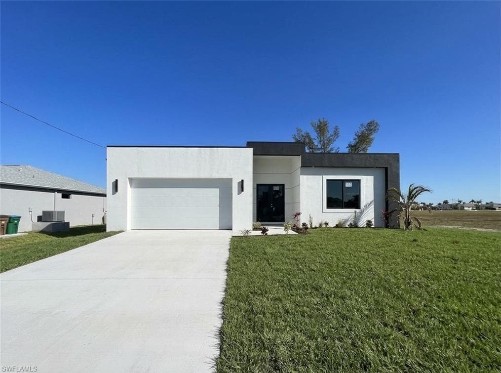 2113 41st Ave, Cape Coral