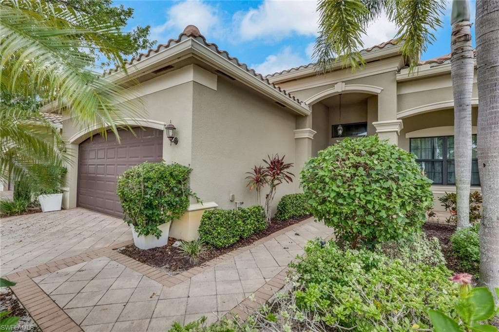 2862 Cinnamon Bay Cir, Naples, photo 2