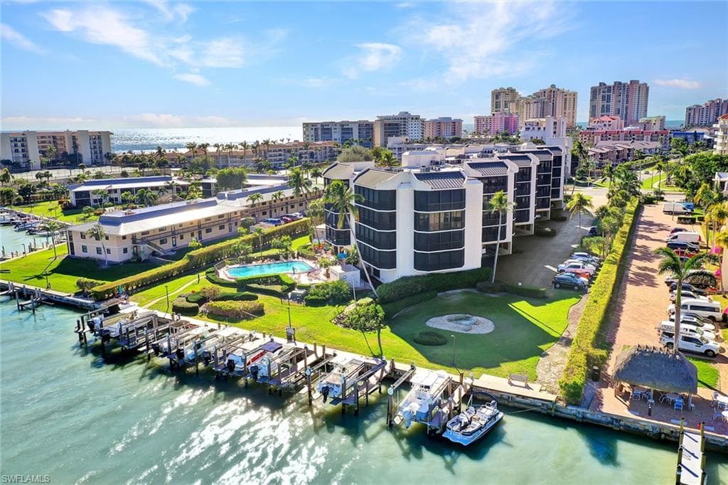 961 Collier Ct #p09, Marco Island