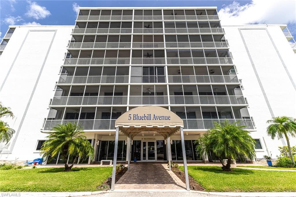 5 Bluebill Ave #105, Naples