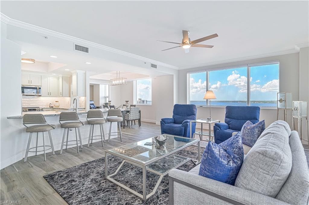 2104 1st St #1701, Fort Myers, photo 2