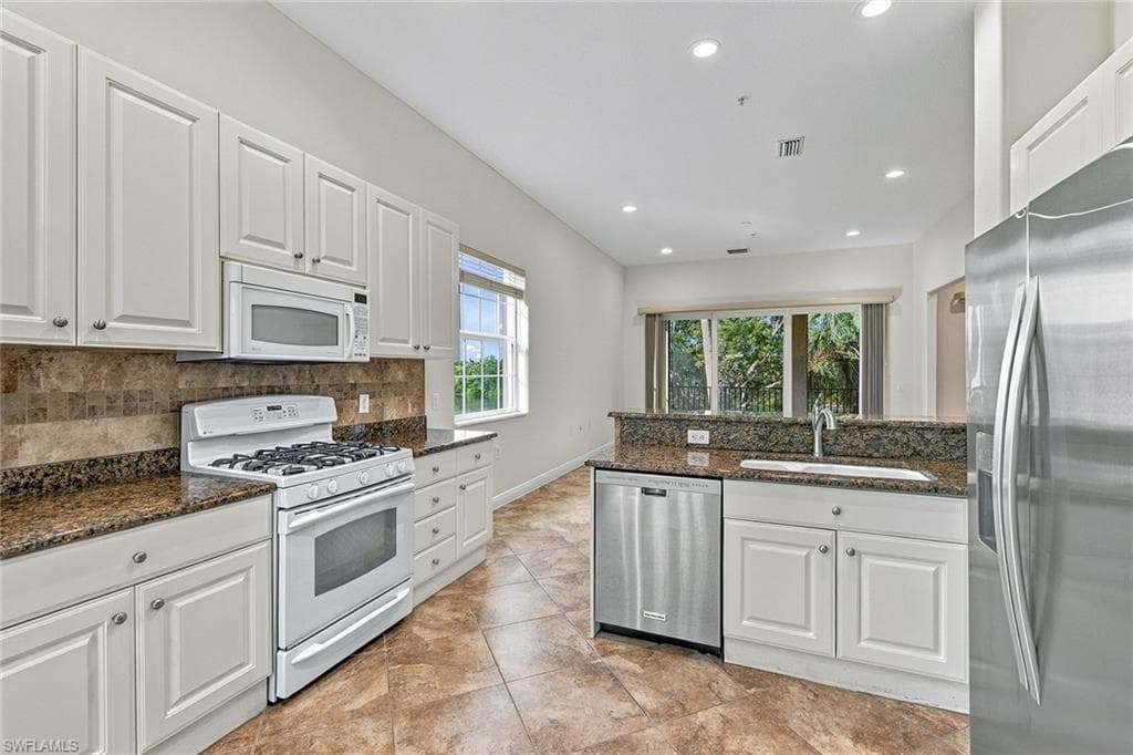 3142 Aviamar Cir #201, Naples, photo 3