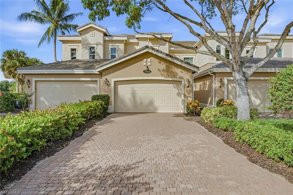 3142 Aviamar Cir #201, Naples