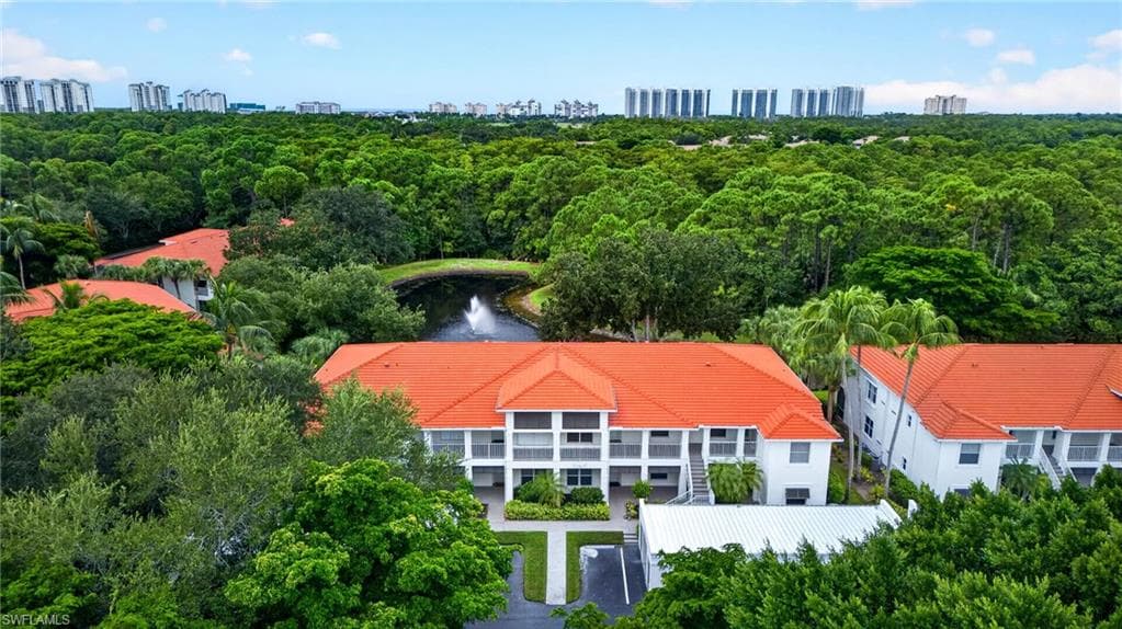 985 Tarpon Cove Dr #203, Naples, photo 2