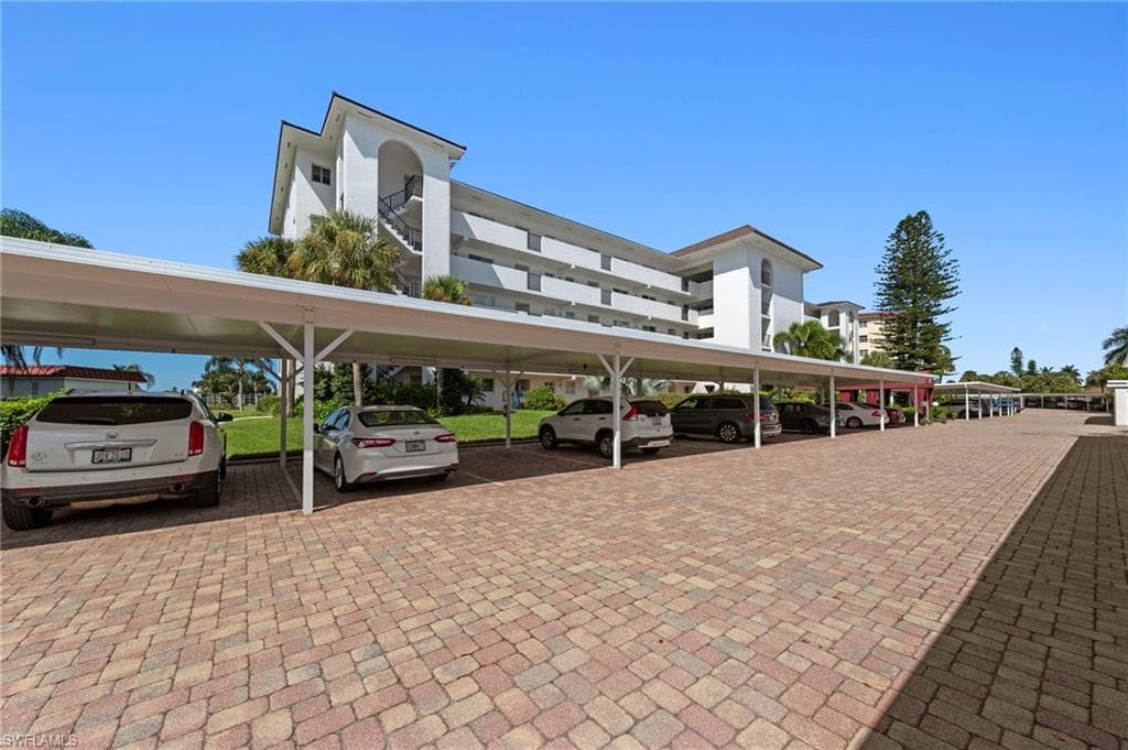 29 High Point Cir #101, Naples, photo 2