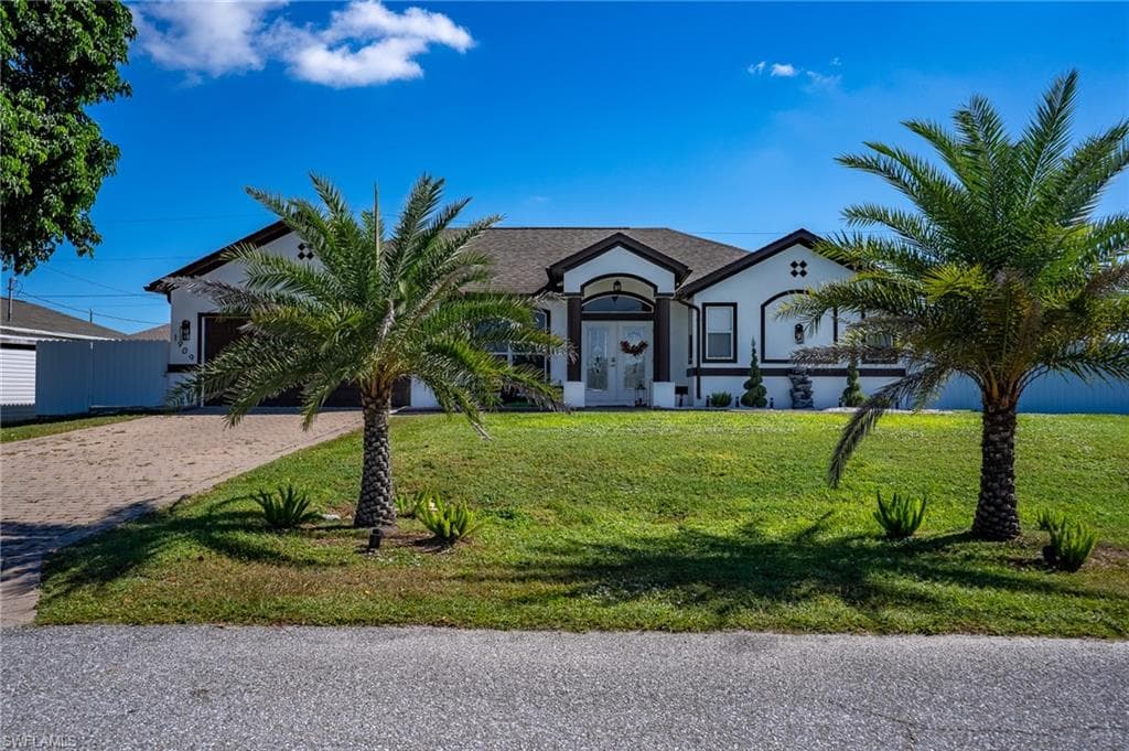 1909 1st Pl, Cape Coral, photo 2