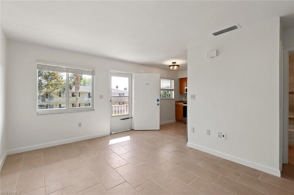 3325 Airport Rd #r7, Naples, photo 2