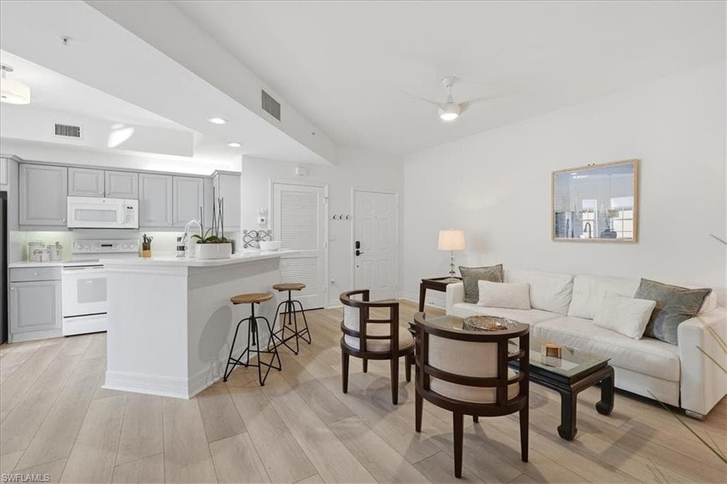 410 Bayfront Pl #2209, Naples, photo 2